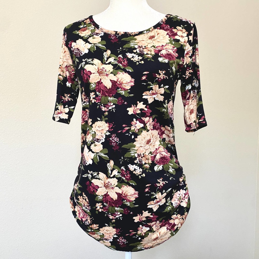 Due Time Maternity floral top elbow sleeves dolphin hem boat neck size Large